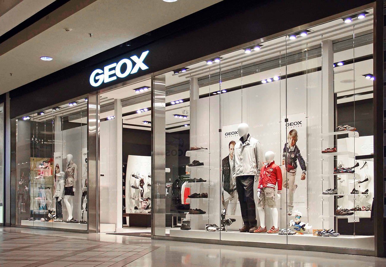 Geox, Rideau Centre, Ottawa (assistance to Geox and Versatech)
