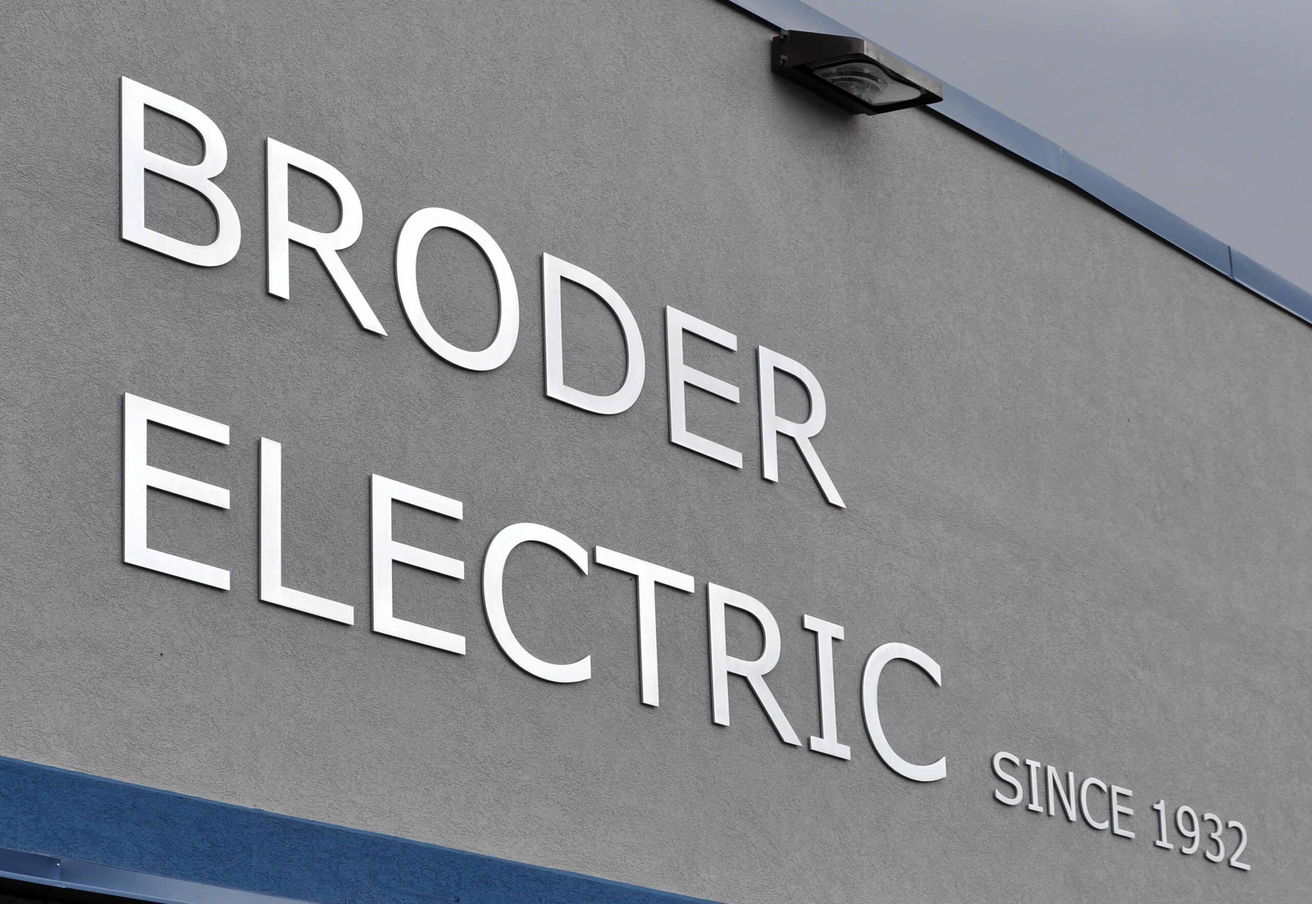 Broder Electric, Ottawa, exterior signage